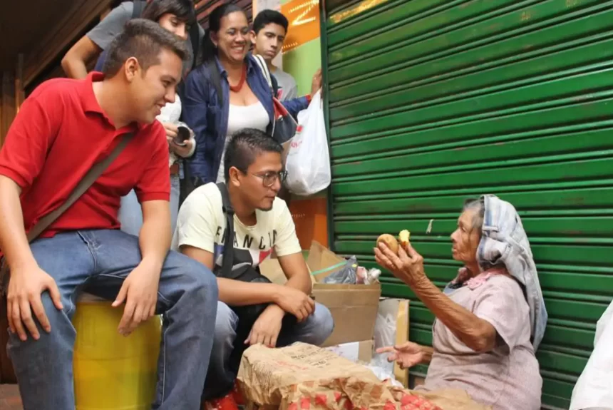 Un aguapanelazo en Jueves Santo para los pobres