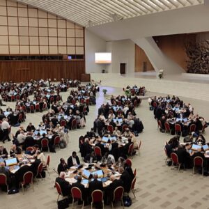 Relaciones en la Iglesia sinodal: “Un lugar donde todos son bienvenidos. Un lugar de atención gratuita”