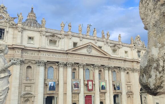 Papa Francisco canoniza 14 novos santos, que “viveram o estilo de Jesus: o serviço”