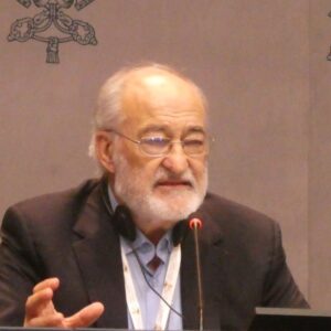 Cardenal López Romero: De este Sínodo, “la Iglesia va a salir más católica, más universal”