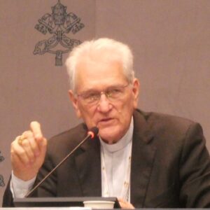 Cardenal Steiner no ve dificultad para ordenar diaconisas y hombres casados en algunas realidades