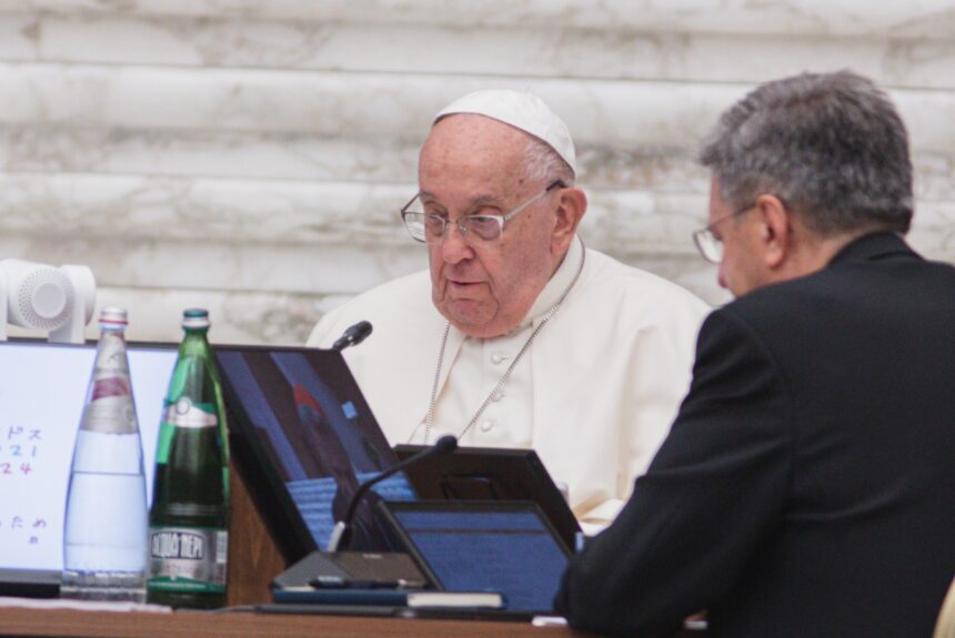 Papa Francisco: “A presença na Assembleia de membros não bispos não diminui a dimensão ‘episcopal’ da Assembleia”