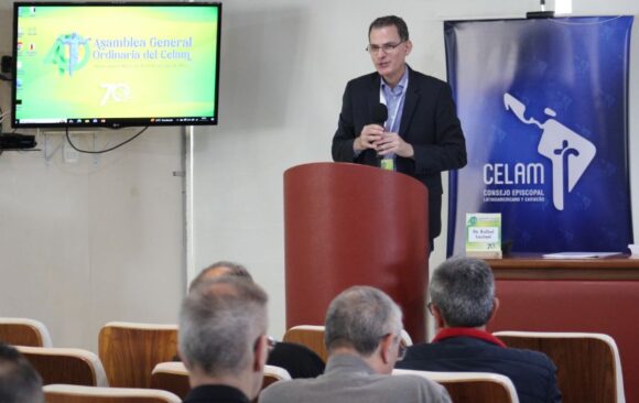 70 años del Celam: Rafael Luciani comparte sobre la memoria conciliar y el futuro sinodal