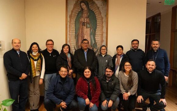 Por una Iglesia Sinodal: Arquidiócesis de Santiago conforma equipo para implementar el Documento Final del Sínodo