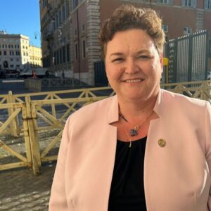 “El sínodo fue un impulso; ahora hay que jugar el partido”: sinodalidad, migrantes y comunidad según Mar Muñoz-Visoso