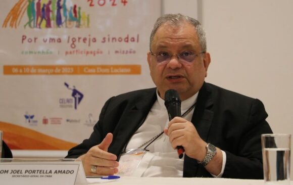 Mons. Joel Portella Amado explica las etapas y pasos para implementar el Sínodo de la Sinodalidad en Brasil