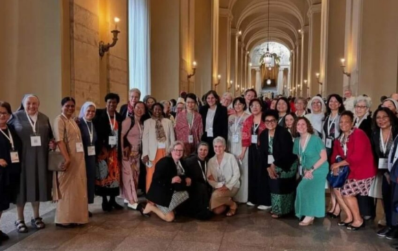 Vaticano publica informe sobre el papel de las mujeres en la Iglesia: cultura, corresponsabilidad y cambios en camino