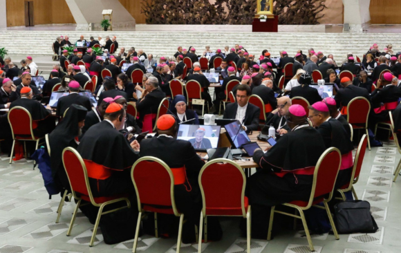 Formación para el sacerdocio y misión en el entorno digital: el Sínodo publica los dos primeros Informes finales de los Grupos de Estudio