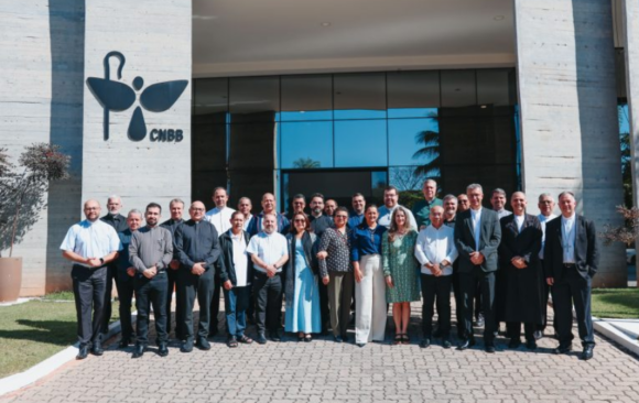 La comunión se construye escuchando: reflexión sobre sinodalidad inspira encuentro de secretarios de la Iglesia en Brasil
