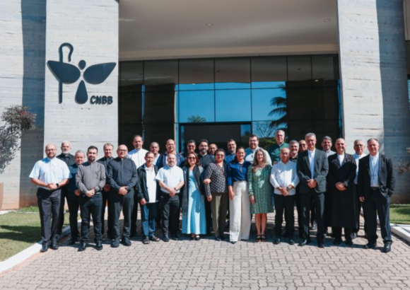 A comunhão se constrói escutando: reflexão sobre sinodalidade inspira encontro de secretários da Igreja no Brasil