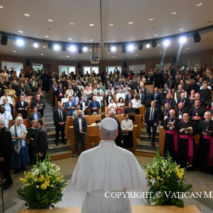 Cuaresma (67) En París, el Papa León XIV alienta a formar juntos “el pueblo vivo de la Iglesia”